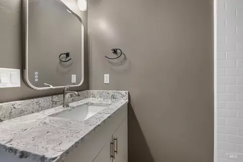 Bath - 1321 18th Ave E, Jerome, ID 83338 photo 5 of 5