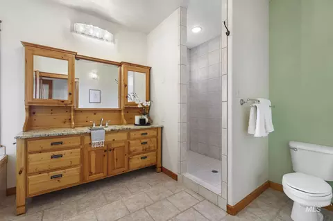 Bath - 2726 S 850 E, Hagerman, ID 83332 photo 3 of 4