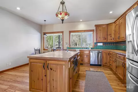 Kitchen - 2726 S 850 E, Hagerman, ID 83332 photo 2 of 5