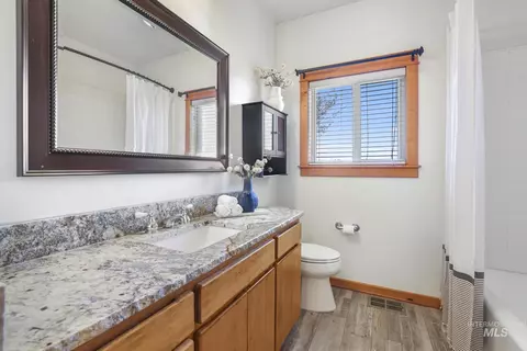 Bath - 2726 S 850 E, Hagerman, ID 83332 photo 2 of 4