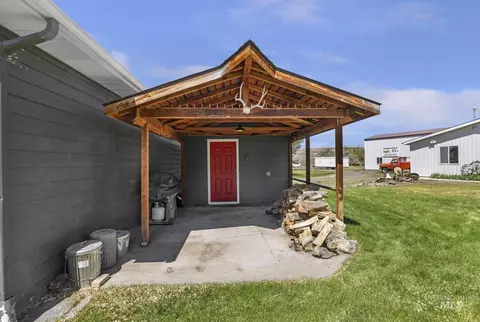 Exterior - 2726 S 850 E, Hagerman, ID 83332 photo 6 of 15