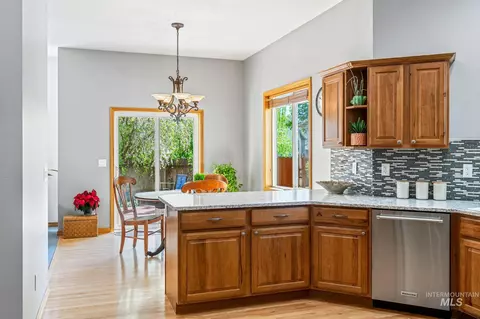 Kitchen - 2703 E Ridgedale Pl, Eagle, ID 83616 photo 5 of 6