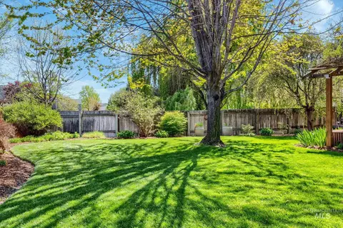 Exterior - 2703 E Ridgedale Pl, Eagle, ID 83616 photo 12 of 13