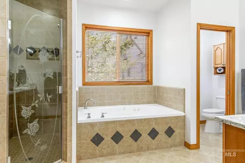 Bath - 2703 E Ridgedale Pl, Eagle, ID 83616 photo 1 of 8
