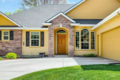 Exterior - 2703 E Ridgedale Pl, Eagle, ID 83616 photo 4 of 13