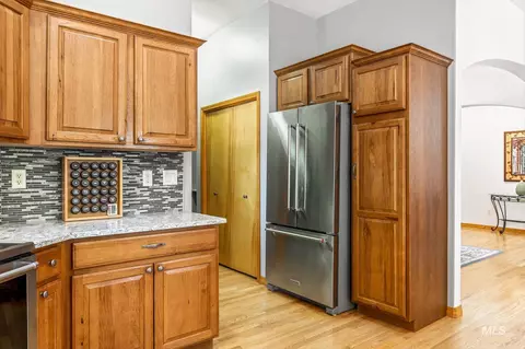 Kitchen - 2703 E Ridgedale Pl, Eagle, ID 83616 photo 6 of 6