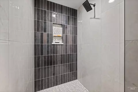Bath - 24975 Ardmore Ct, Caldwell, ID 83607 photo 7 of 8