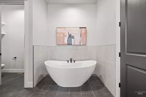 Bath - 24975 Ardmore Ct, Caldwell, ID 83607 photo 5 of 8