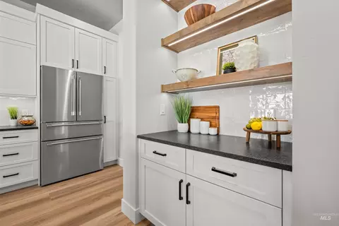 Kitchen - 24975 Ardmore Ct, Caldwell, ID 83607 photo 9 of 9