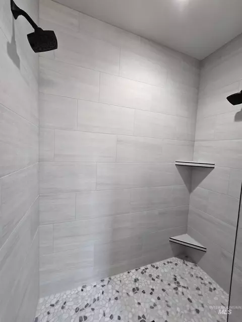 Bath - 940 Quartz Rd, Kimberly, ID 83341 photo 6 of 7