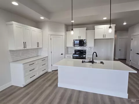 Kitchen - 940 Quartz Rd, Kimberly, ID 83341 photo 2 of 3