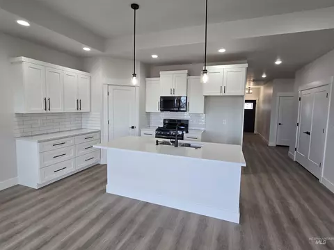 Kitchen - 940 Quartz Rd, Kimberly, ID 83341 photo 3 of 3