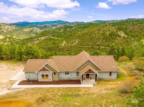 96 Trails End Way, Boise, ID 83716