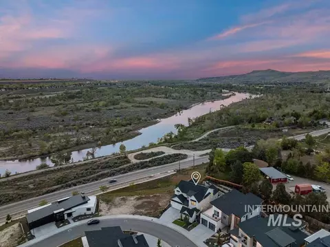 6902 E La Cuesta St, Boise, ID 83716