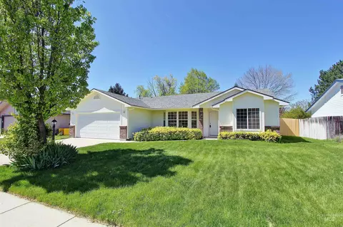 7217 N Parkcrest Ave, Boise, ID 83714