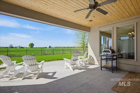 Exterior - 4635 W Braveheart St, Eagle, ID 83616 photo 6 of 10