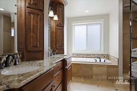 Bath - 4635 W Braveheart St, Eagle, ID 83616 photo 3 of 5