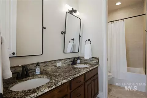 Bath - 4635 W Braveheart St, Eagle, ID 83616 photo 4 of 5