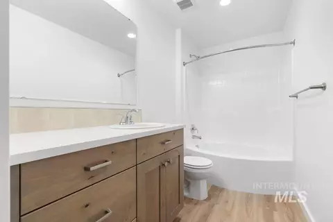 Bath - 1668 Haystack Rd, Emmett, ID 83617 photo 3 of 3