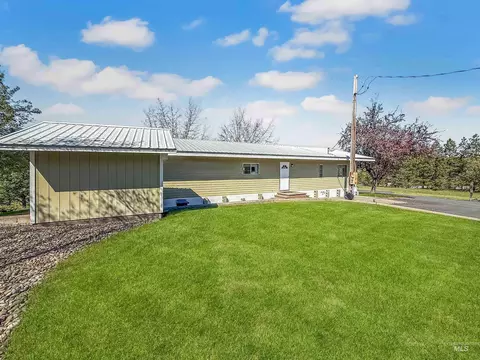 1226 Larson, Moscow, ID 83843