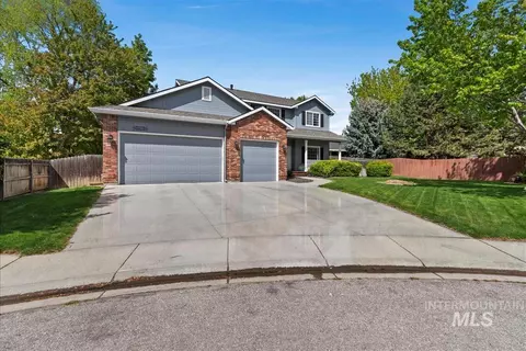 Exterior - 2612 Gladstone Ct, Eagle, ID 83616 photo 2 of 8