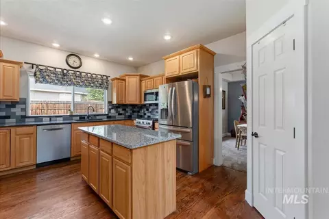 Kitchen - 2612 Gladstone Ct, Eagle, ID 83616 photo 3 of 5