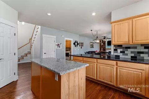 Kitchen - 2612 Gladstone Ct, Eagle, ID 83616 photo 4 of 5