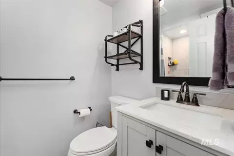 Bath - 2612 Gladstone Ct, Eagle, ID 83616 photo 6 of 6