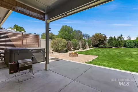 Exterior - 723 E Willow St, Caldwell, ID 83605 photo 2 of 9