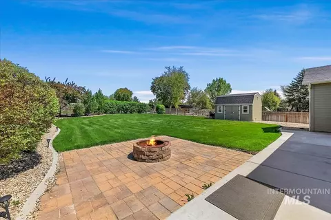 Exterior - 723 E Willow St, Caldwell, ID 83605 photo 3 of 9