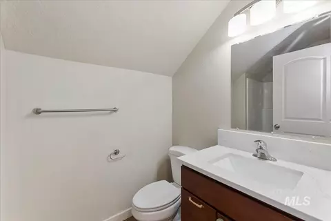 Bath - 723 E Willow St, Caldwell, ID 83605 photo 3 of 3