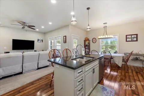 Kitchen - 723 E Willow St, Caldwell, ID 83605 photo 1 of 4