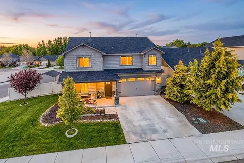9644 W Goldenpond Ct, Boise, ID 83709