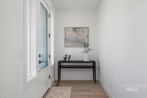 395 E Chevy Dr, Boise, ID 83716