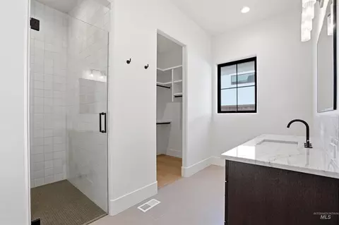Bath - 888 S Waning Ln, Eagle, ID 83616 photo 5 of 6