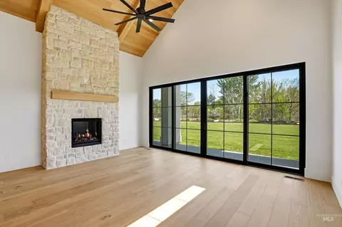 Living - 888 S Waning Ln, Eagle, ID 83616 photo 5 of 6