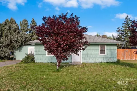404 S Whitley Dr, Fruitland, ID 83619
