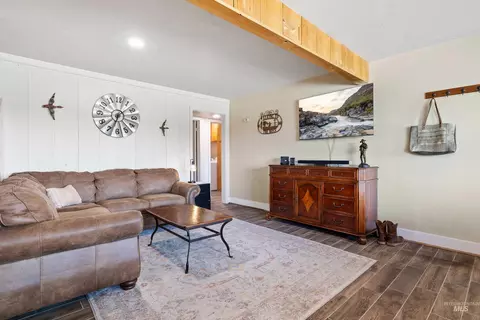 Living - 11 Bell Rapids Rd, Hagerman, ID 83332 photo 3 of 3