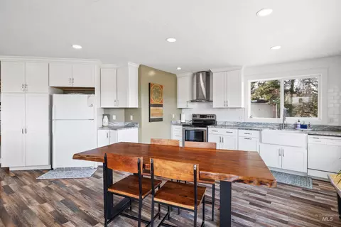 Kitchen - 11 Bell Rapids Rd, Hagerman, ID 83332 photo 1 of 2