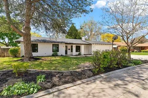 8015 W Galena Dr, Boise, ID 83709