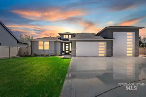 2889 E Columbus River Ct, Nampa, ID 83686