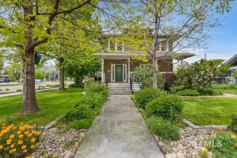 604 E 1st St, Emmett, ID 83617
