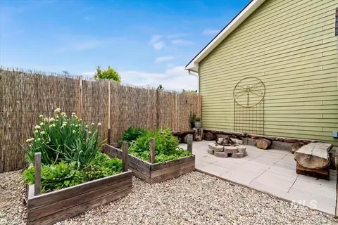 Exterior - 604 E 1st St, Emmett, ID 83617 photo 10 of 12