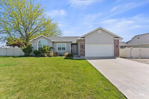 96 N Wedgwood Dr, Nampa, ID 83651