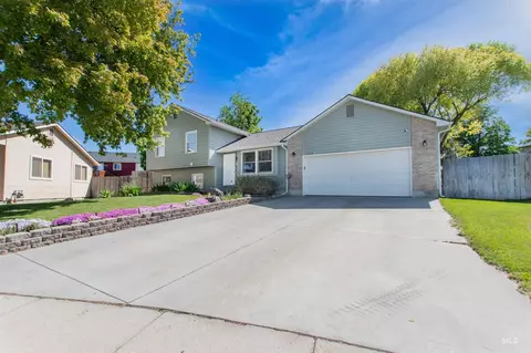 521 Massachusetts Ct, Nampa, ID 83686