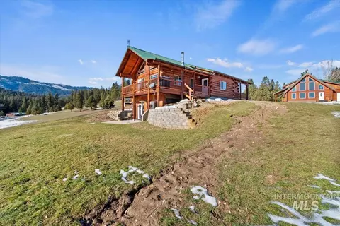 7 Terrace Dr, Garden Valley, ID 83622