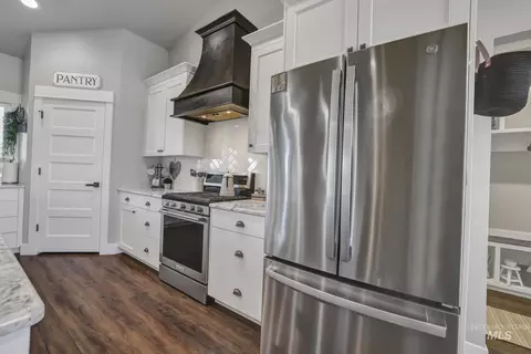 Kitchen - 3103 N 3395 E, Kimberly, ID 83341 photo 3 of 6