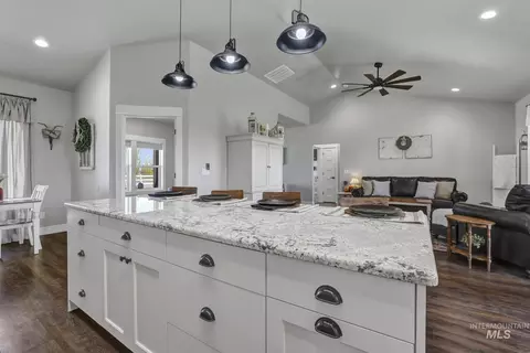 Kitchen - 3103 N 3395 E, Kimberly, ID 83341 photo 6 of 6