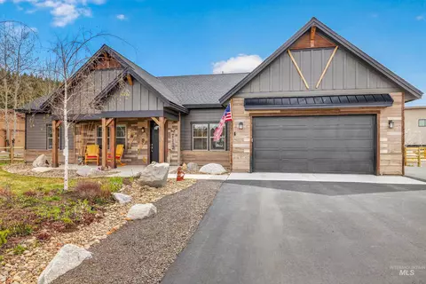 1126 Mos Way, Mccall, ID 83638