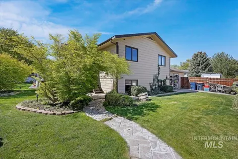 Exterior - 956 Bitterroot Pl, Twin Falls, ID 83301 photo 4 of 10